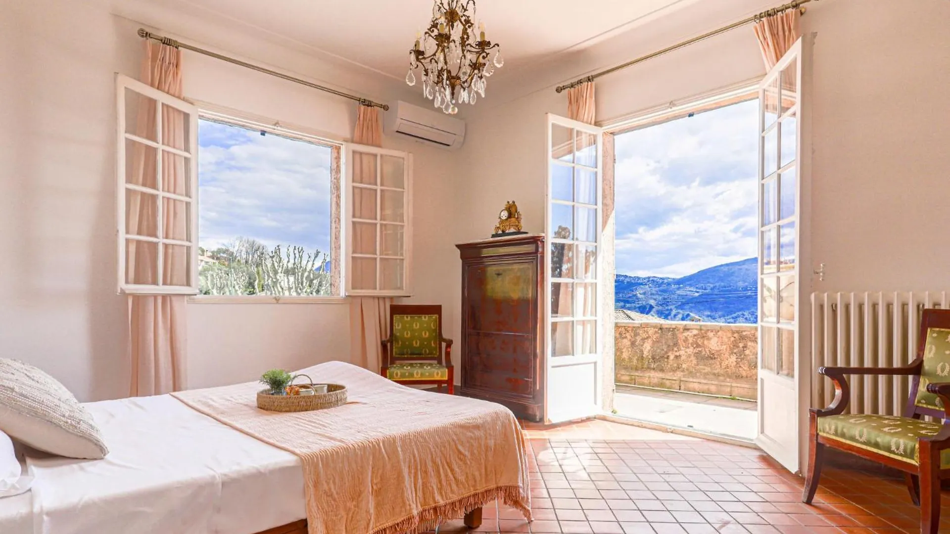 Holiday Home Le Mas De Gattieres By Interhome