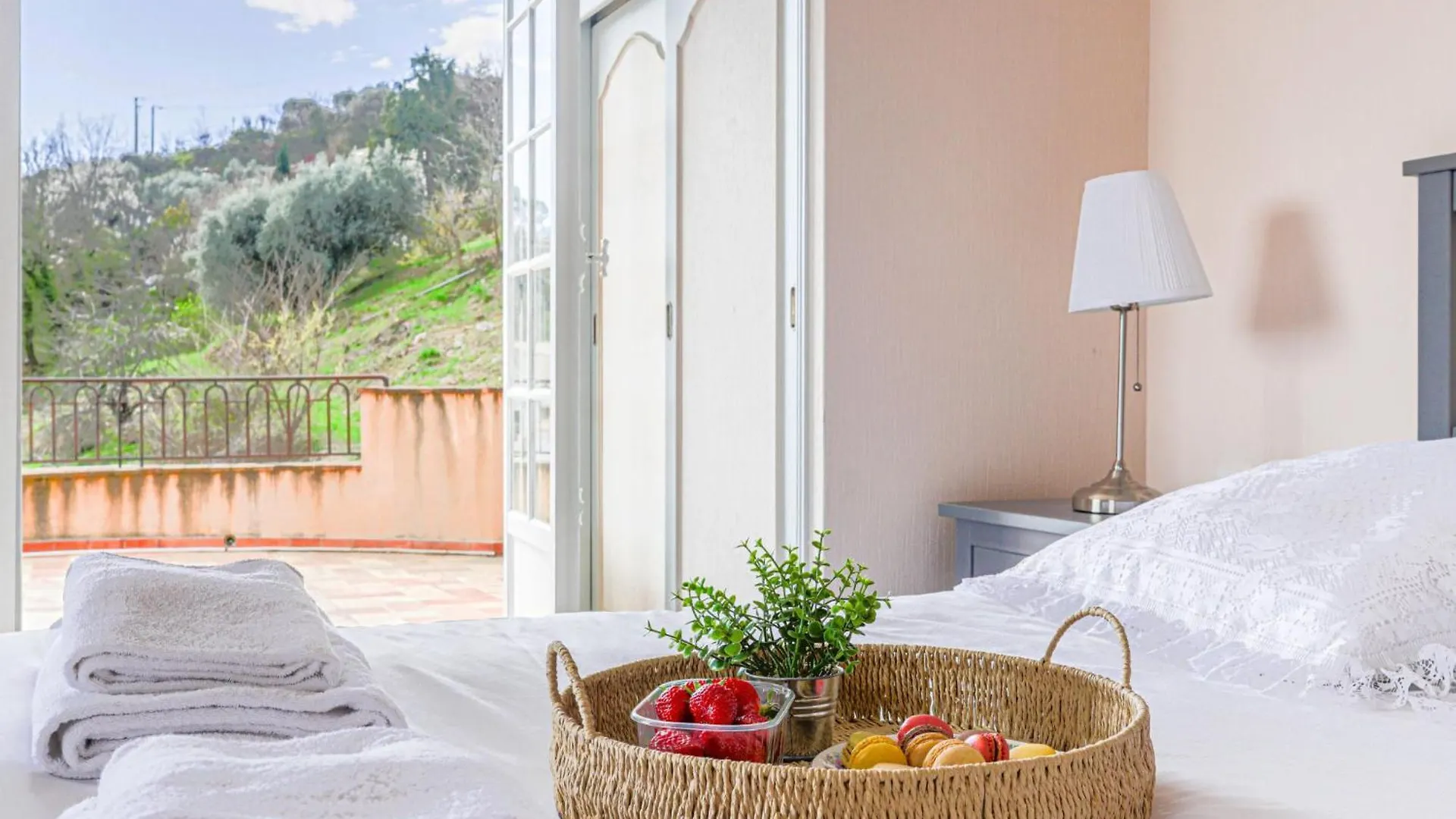 Holiday Home Le Mas De Gattieres By Interhome
